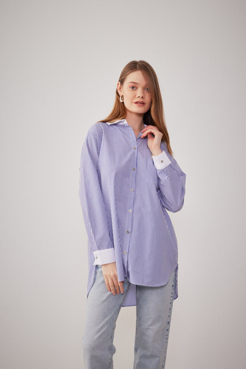 Women strille white and blue shirt