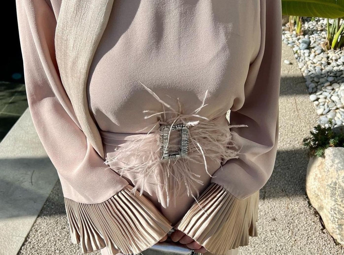 Elegant dress with feather and rhinestone belt - Long sleeve